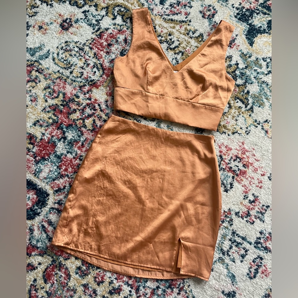 Silky Satin Orange 2-Piece Top & Skirt Le Lis Size small